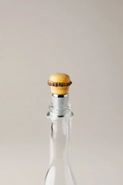 Bamboo conical bottle cap