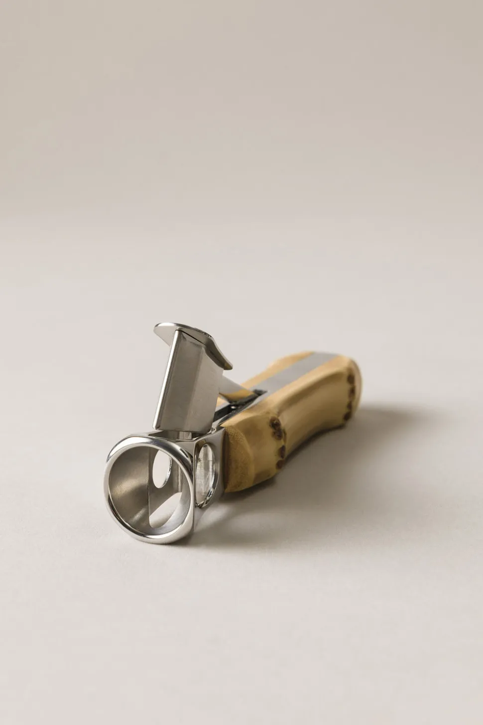Bamboo root Cylindrical cigar set with V cutter