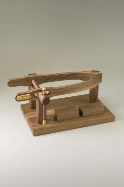 Bamboo root Ham holder