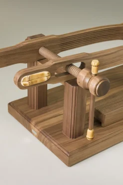 Bamboo root Ham holder
