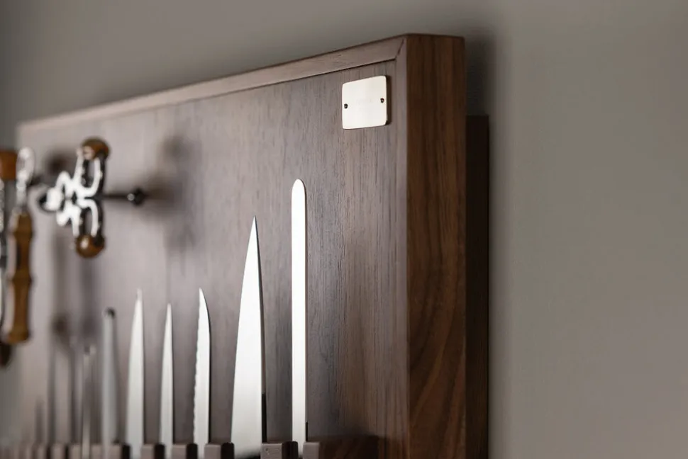 Bamboo root Medium wall-mounted knives set