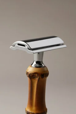 Bamboo root OId style safety razor