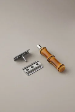 Bamboo root OId style safety razor