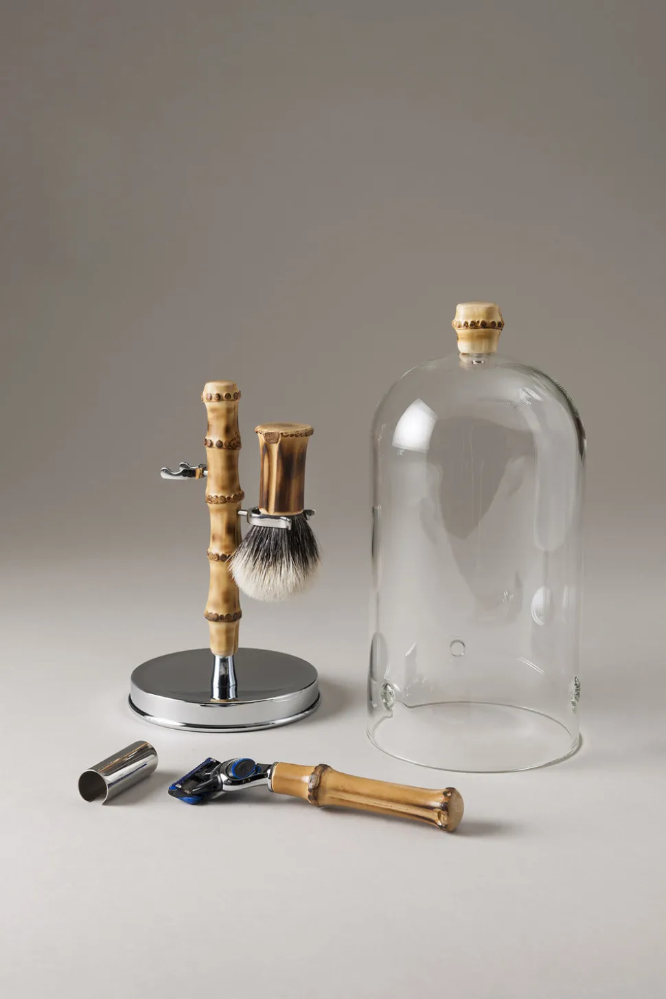 Bamboo root Shaving set with glass dome
