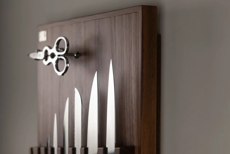 Bamboo root Small wall-mounted knives set
