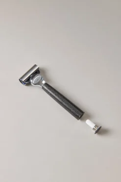 Carbon fiber Fusion razor