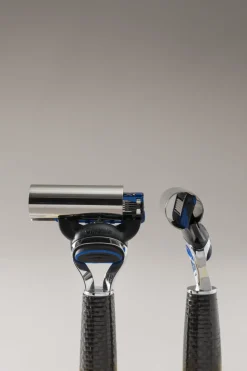 Carbon fiber Fusion razor