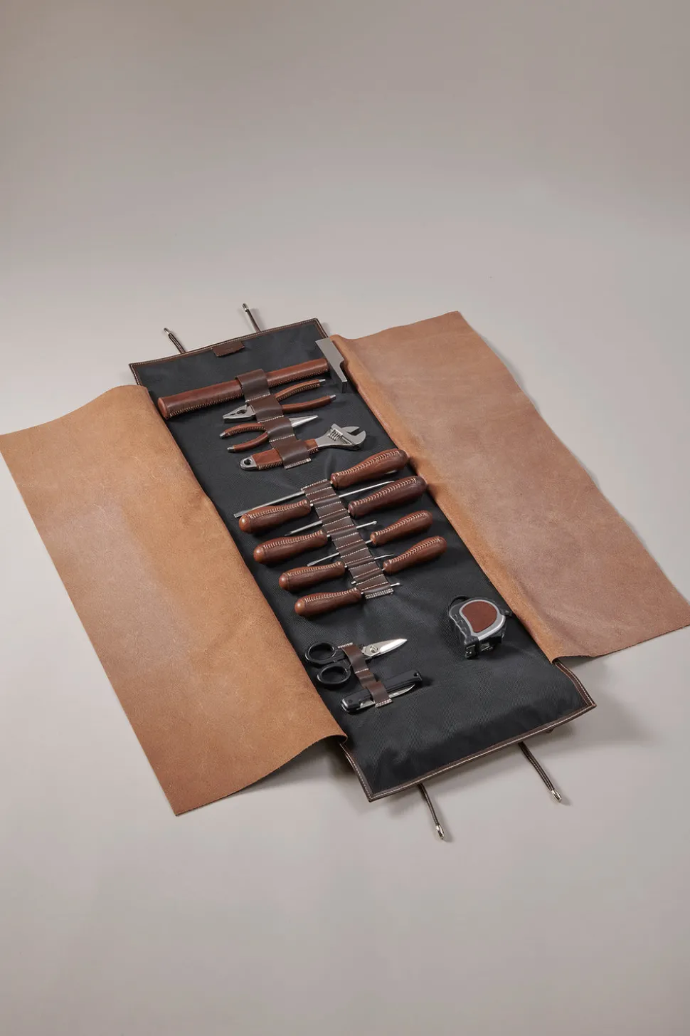 Cowhide Roll on tool set
