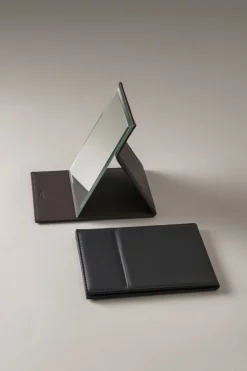 Lambskin Flat travelling mirror