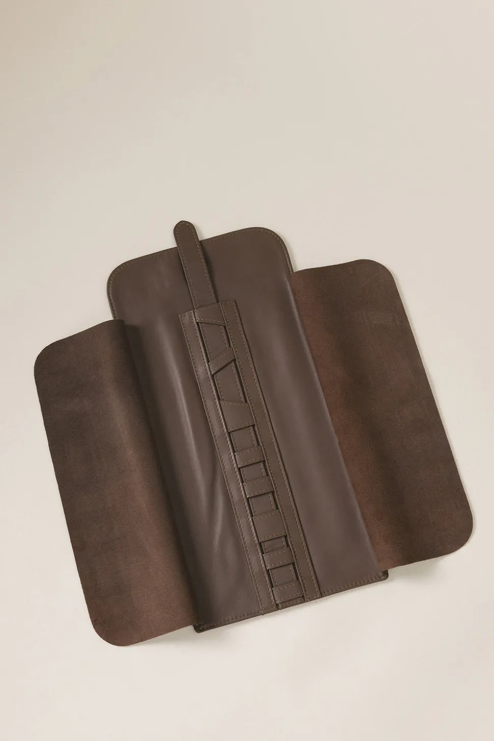 Lambskin Roll on manicure set
