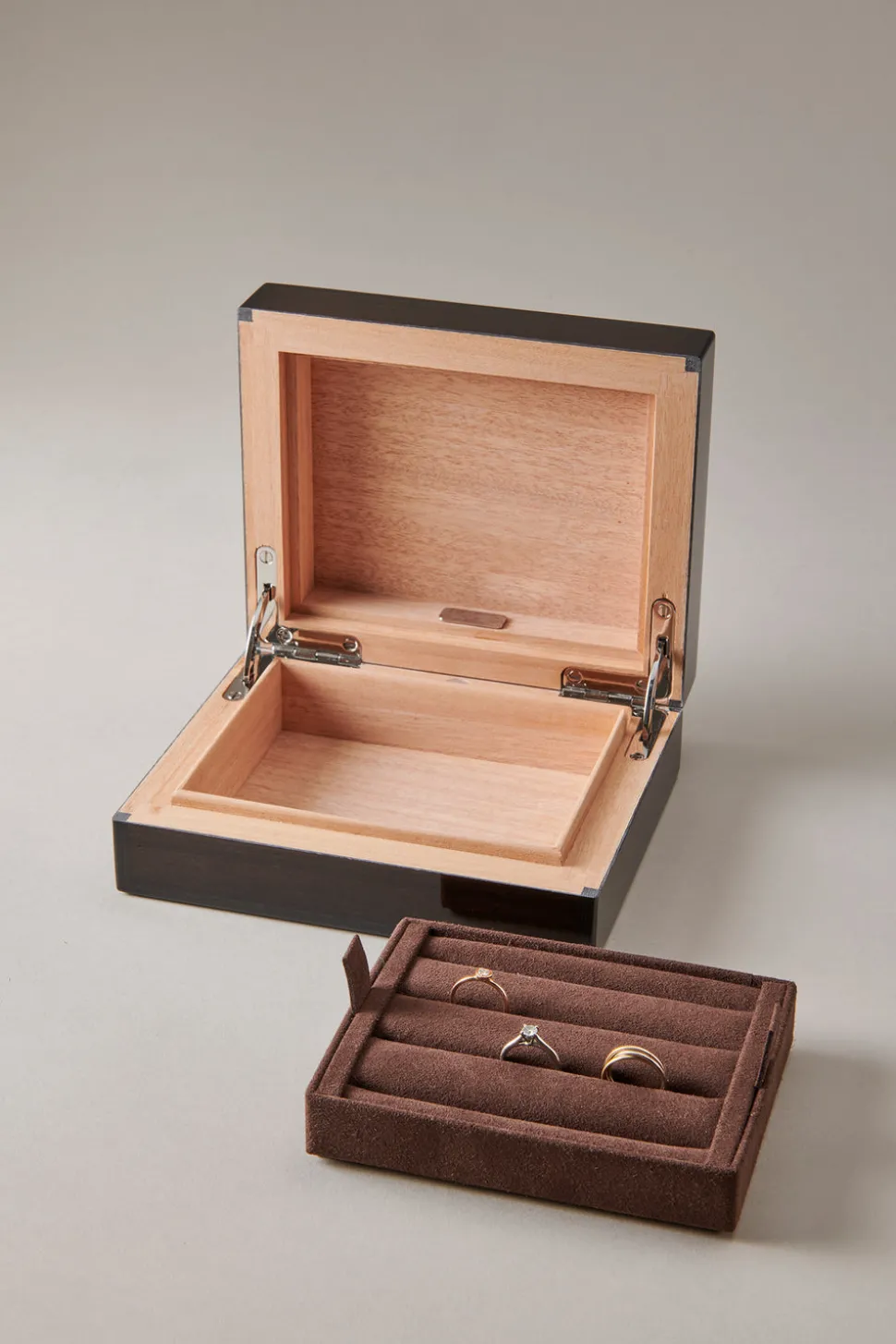 Makassar ebony Ring holder