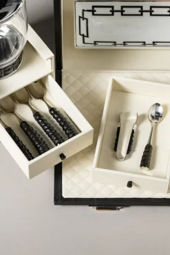Oryx Tea trunk