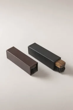 Ovangkol Travelling wool brush in a leather case