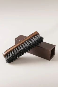 Ovangkol Travelling wool brush in a leather case