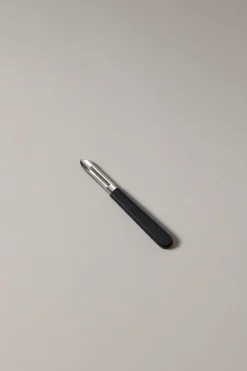 Polyoxymethylene Pealer