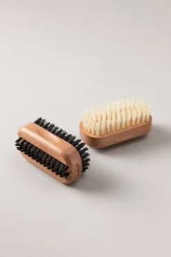 Pyrus Double bristle nail brush