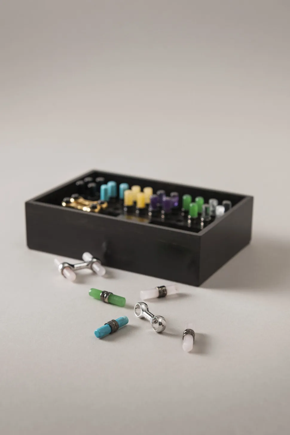 Saffiano style leather Variable weekly cuff-links set