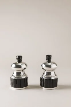Small oryx t able pepper and salt mill
