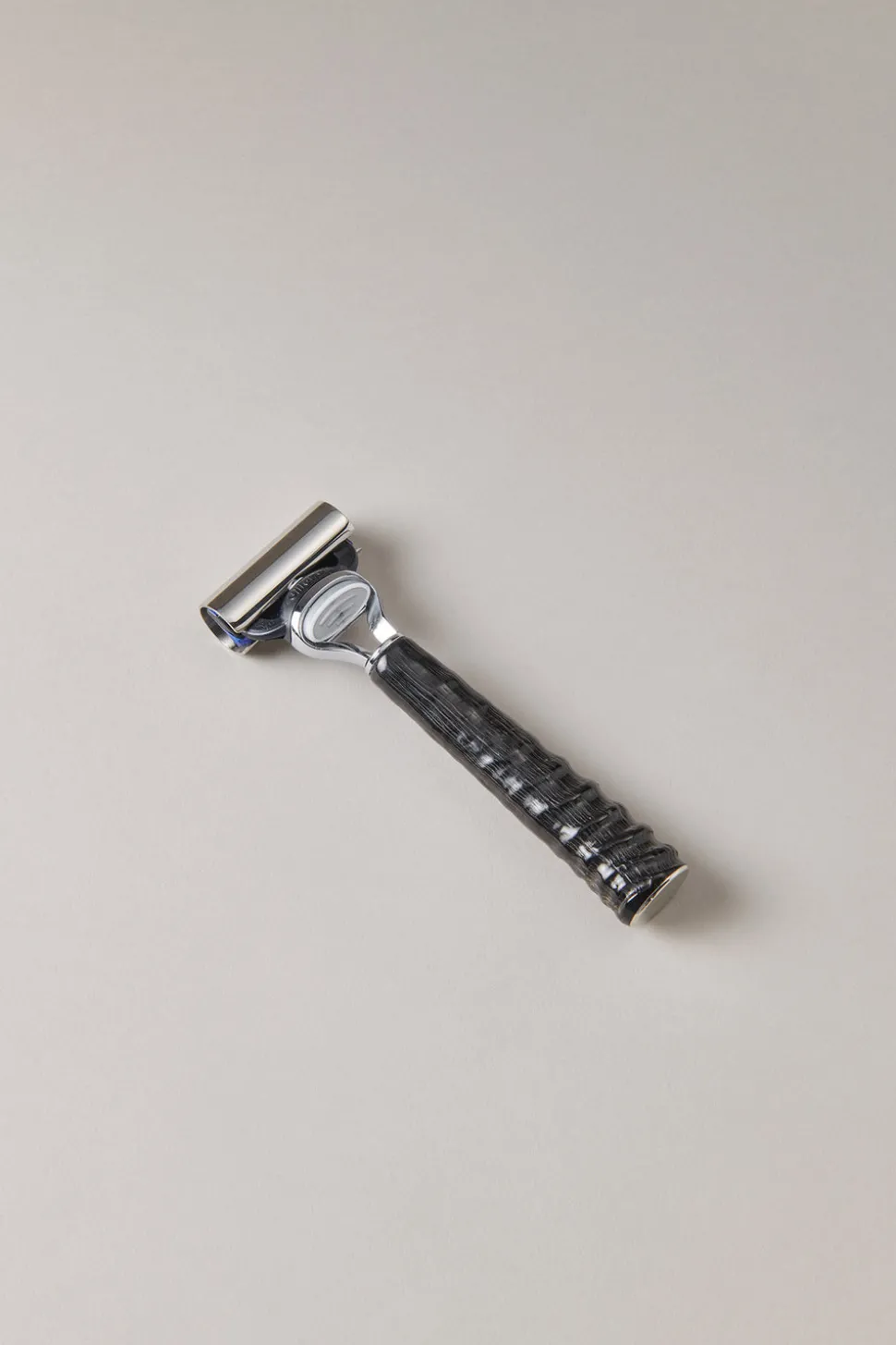 Springbok Fusion razor in springbok horn