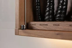 Springbok Medium cabinet wall-mounted knives set