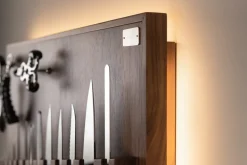 Springbok Medium wall-mounted knives set