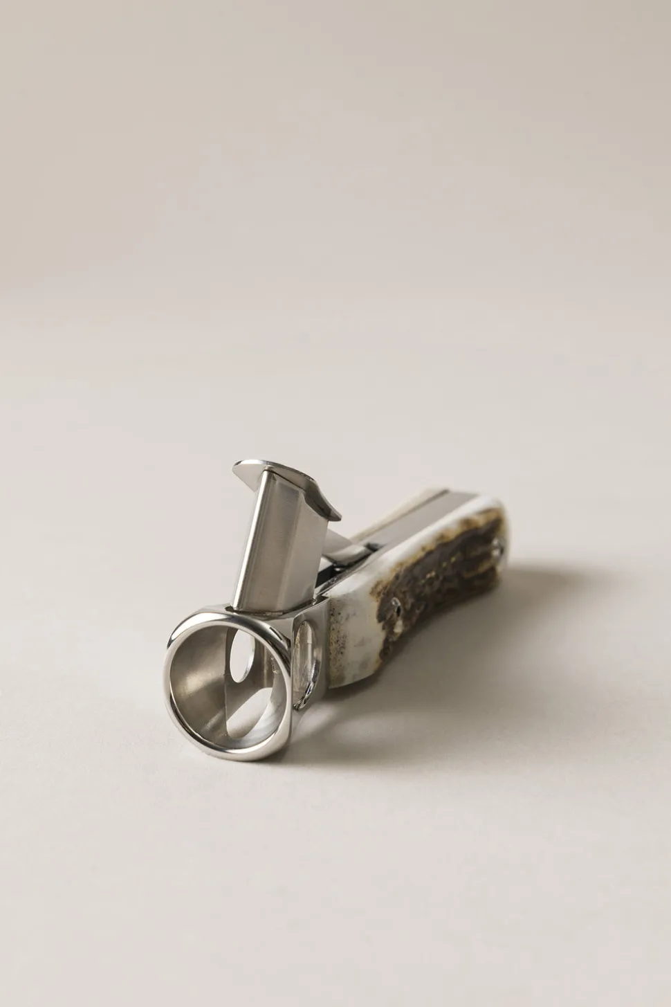 Stag antler Cylindrical cigar set with V cutter