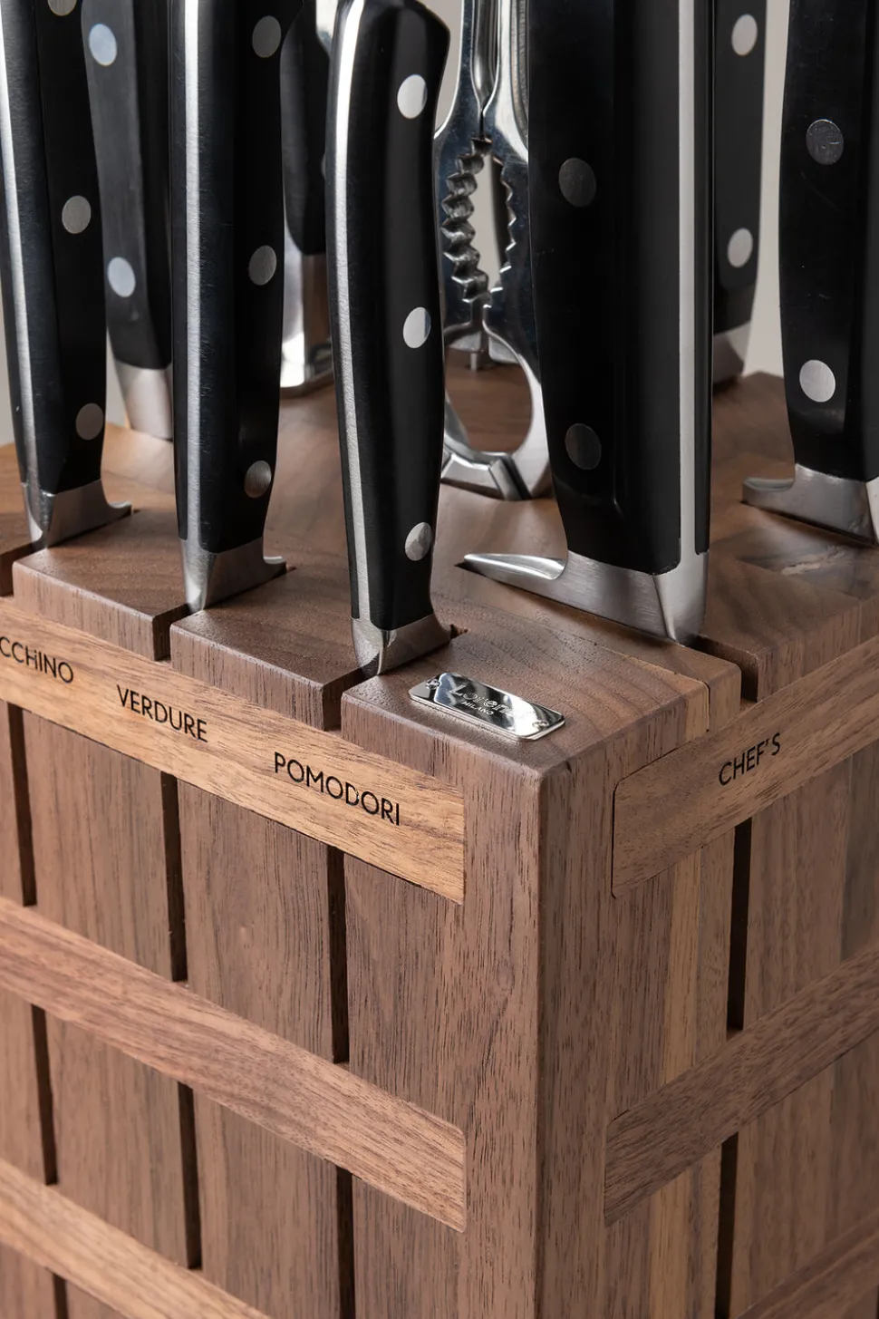 Walnut tree Large kitchen knife set