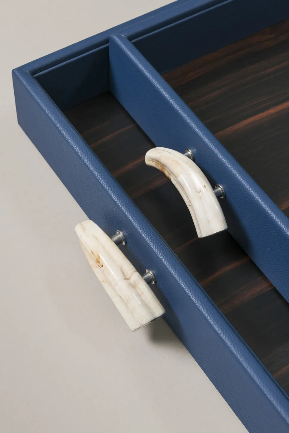 Warthog Living tray