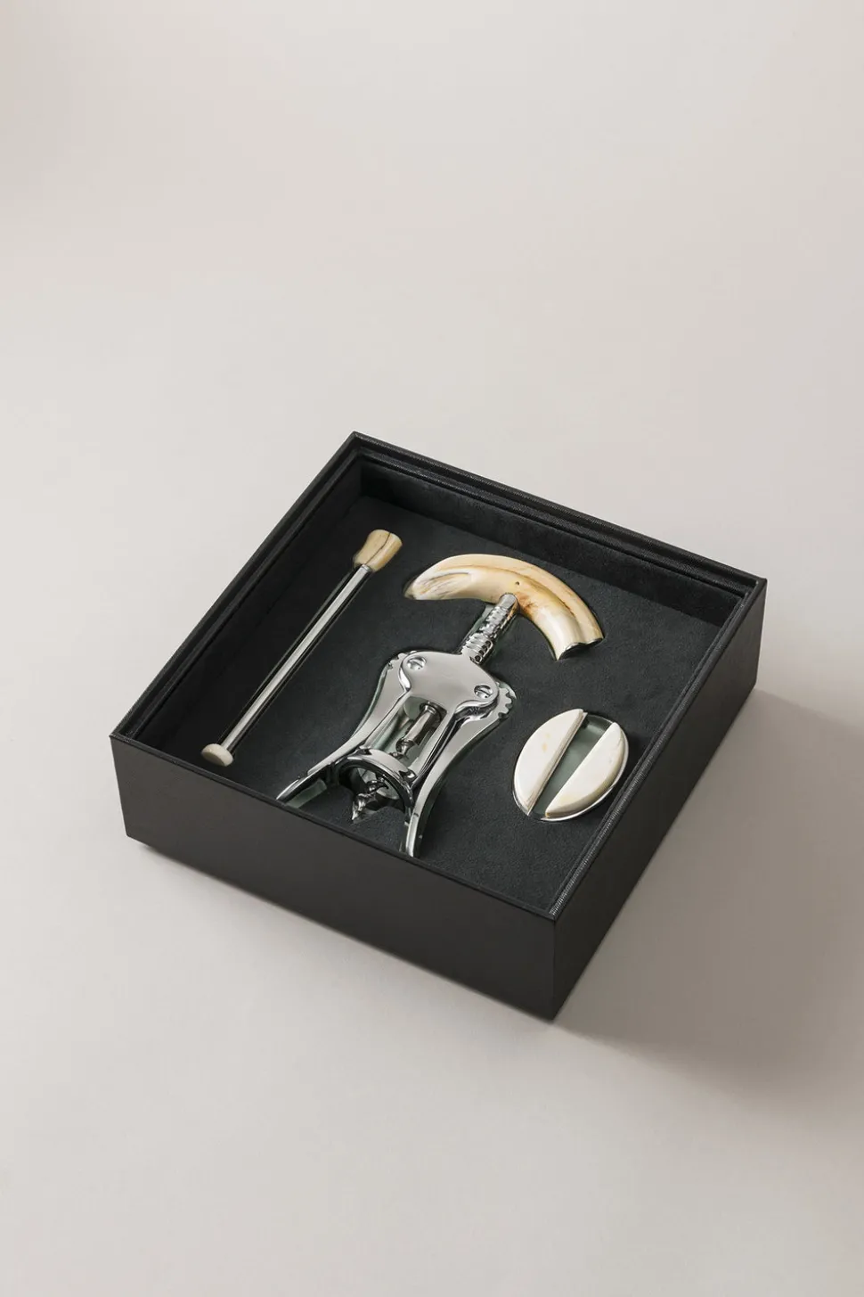 Warthog Small wine set