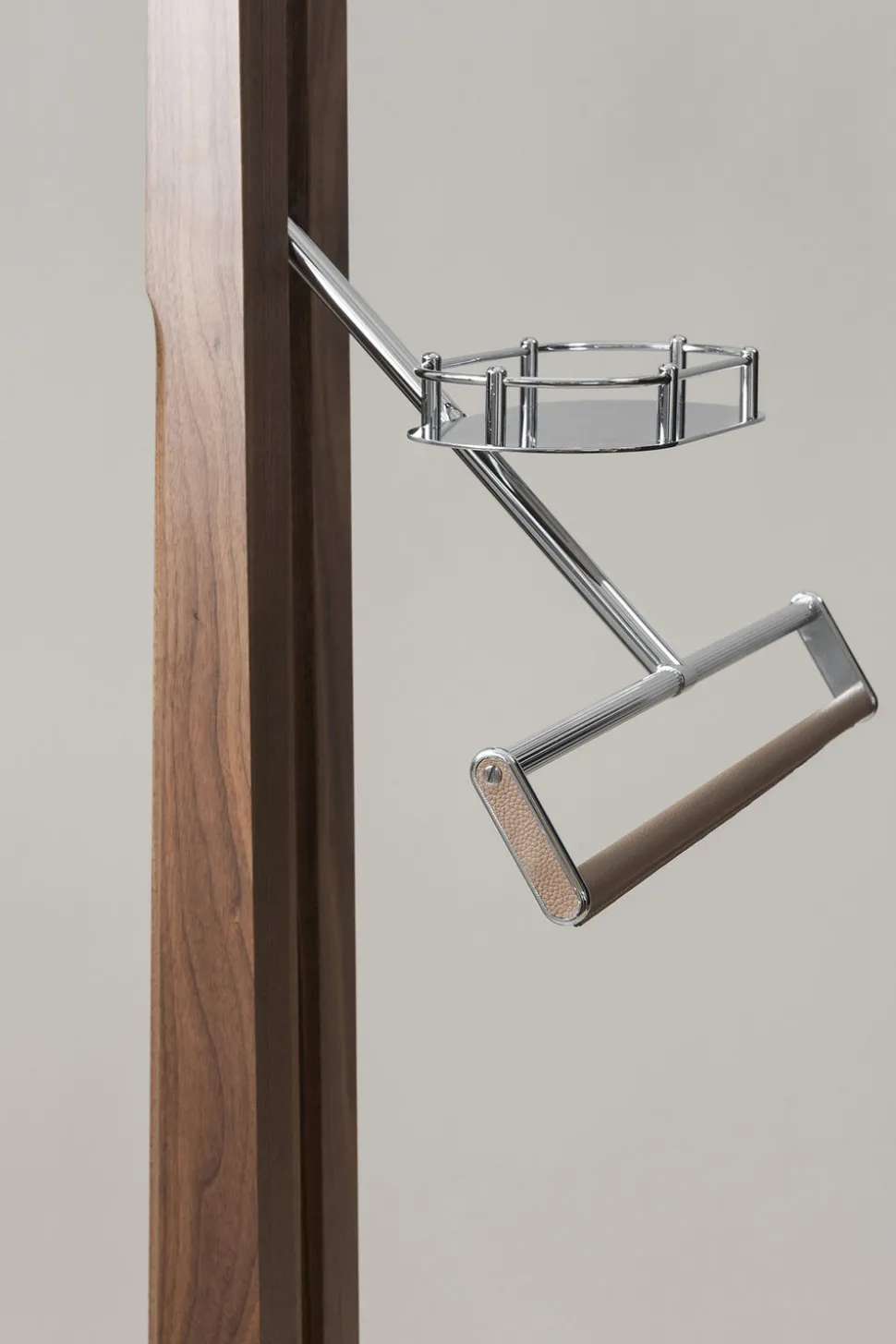 Wood Bathroom valet with mirror and plain shoulders