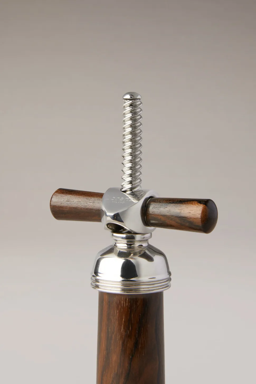 Wood mechanical corkscrew
