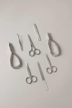 Wood Toilet manicure set
