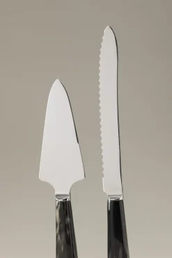 Zebu Cake and knife server (individual components)