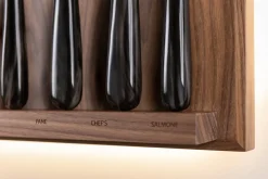 Zebu Large wall-mounted knives set