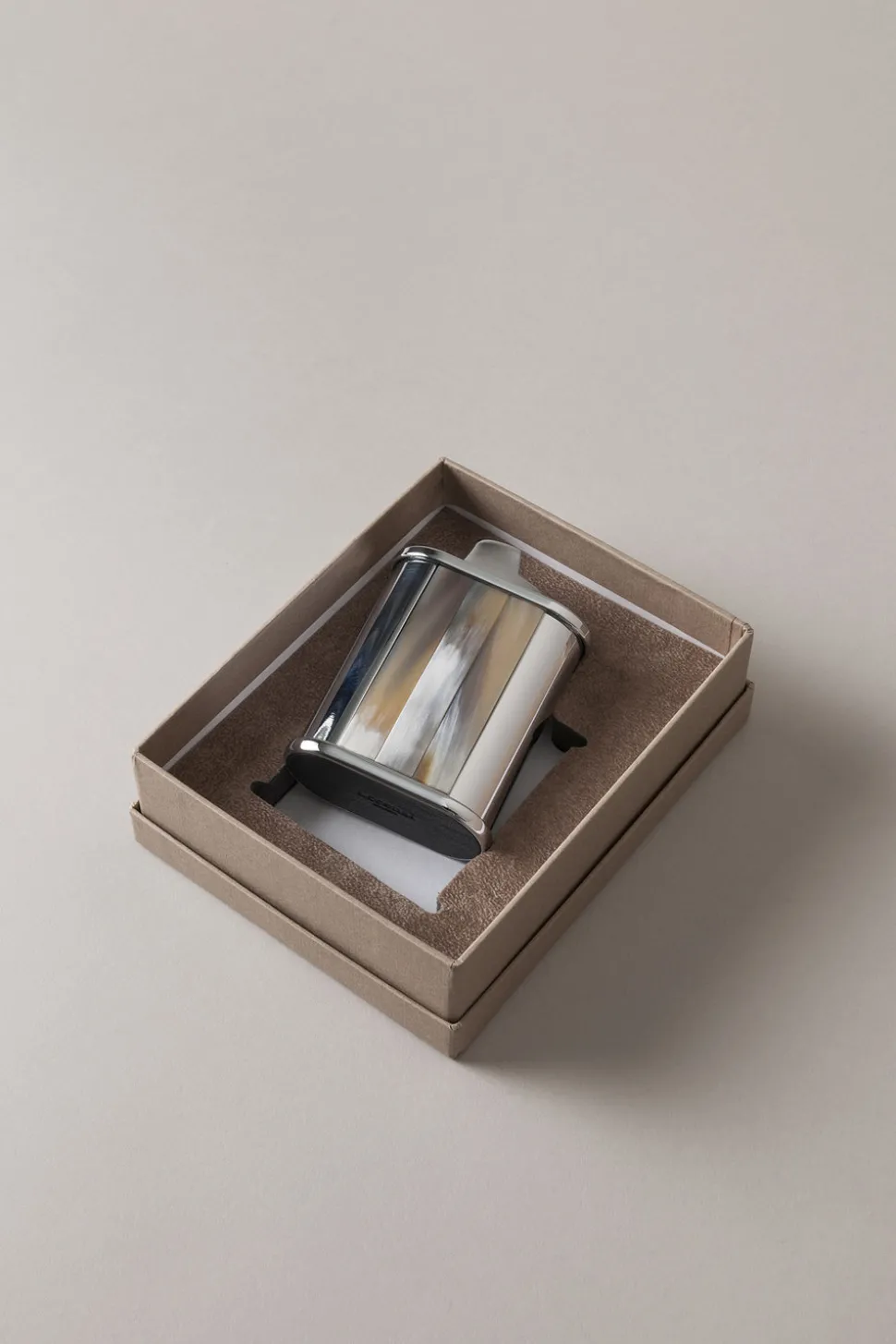 Zebu Oval Bic desk lighter holder