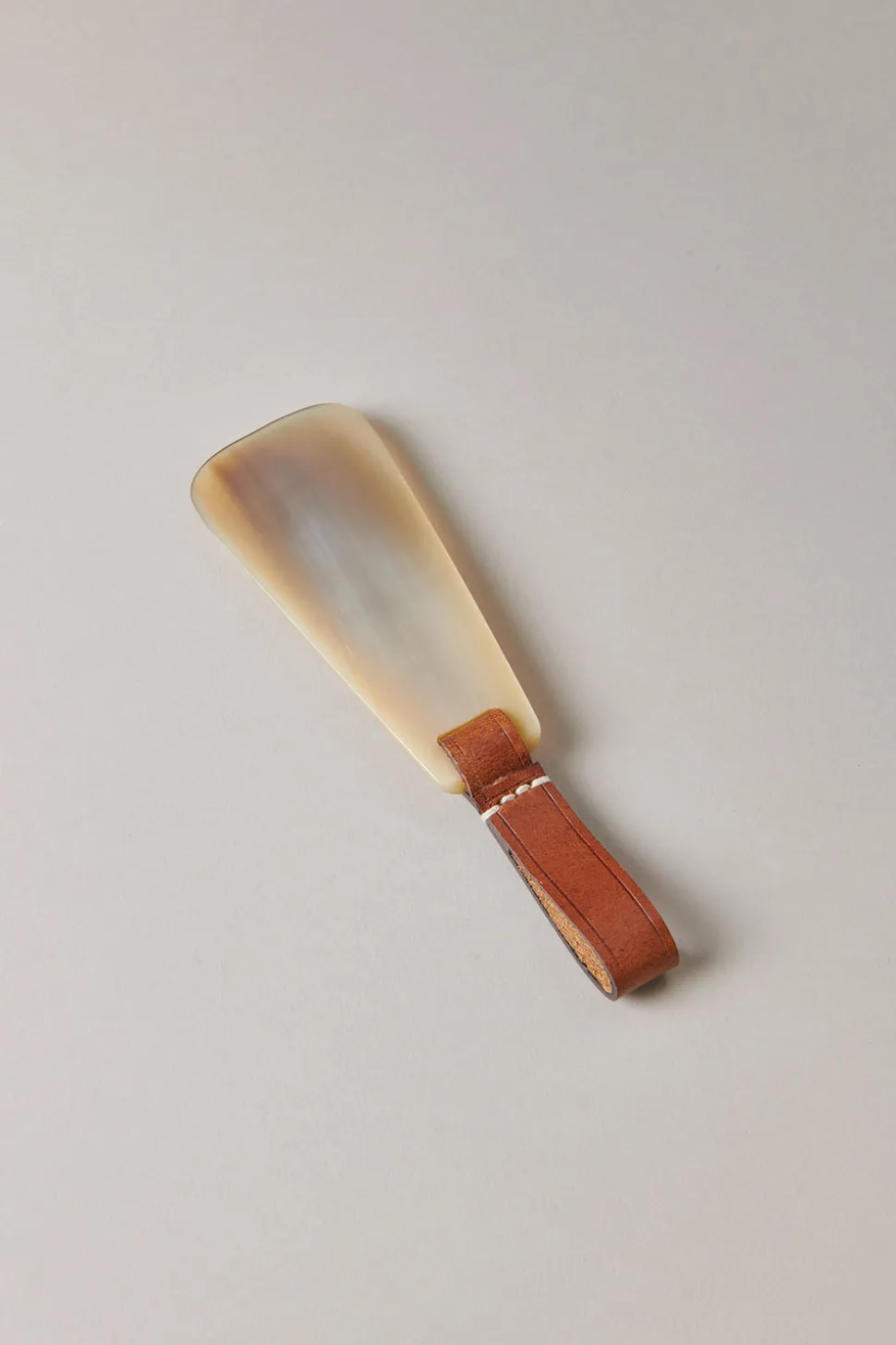 Zebu Small shoehorn with strap