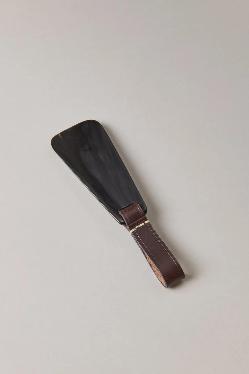 Zebu Small shoehorn with strap