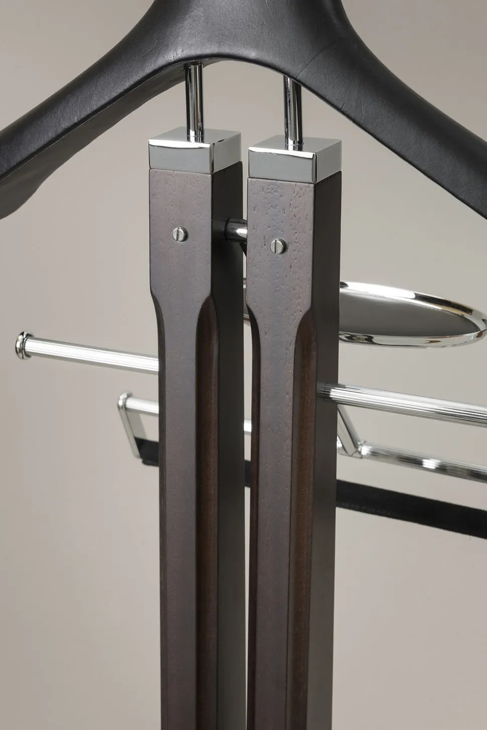 Zebu Wardrobe valet